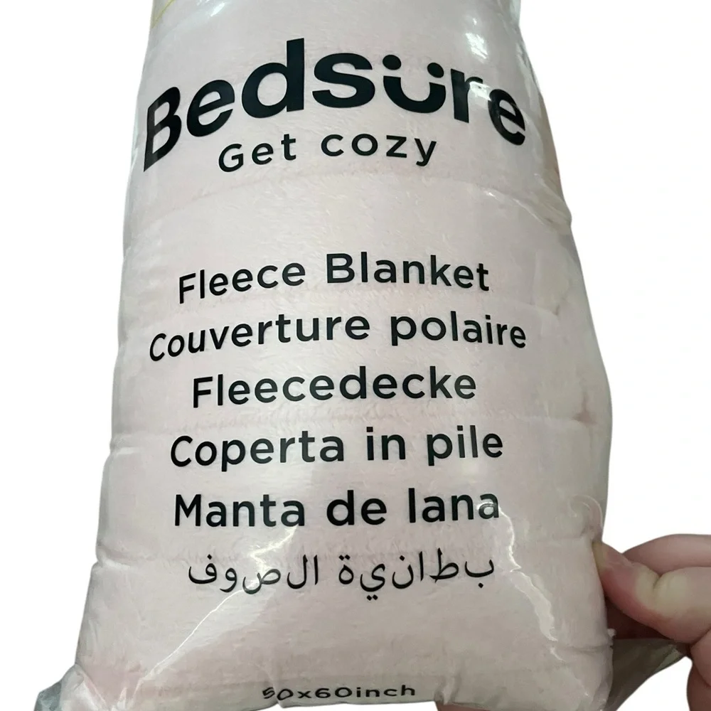 Bedsure Pink Fleece Blanket NWT - Picture 3 of 4